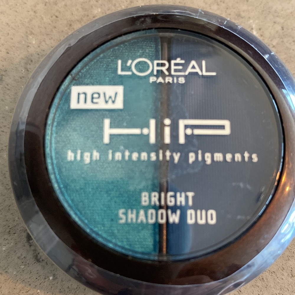 L'Oreal Paris HIP Bight Shadow Duo in Showy #224 High Intensity Pigments BLUES